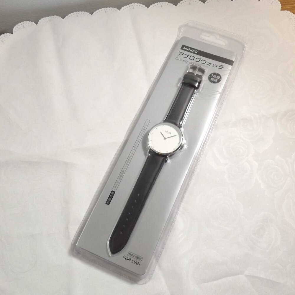 MINISO Men's Wristwatch with Diamond Chips and Black Strap